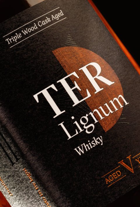 TER Lignum ter-lignum-flasche-closeup-black.jpg